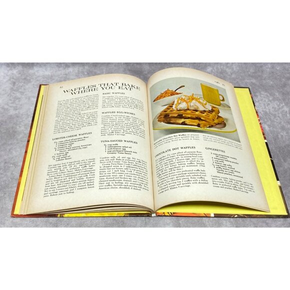 Better Homes & Gardens "Fondue And Tabletop Cooking" Cookbook 1970 Hardcover - Picture 5 of 9